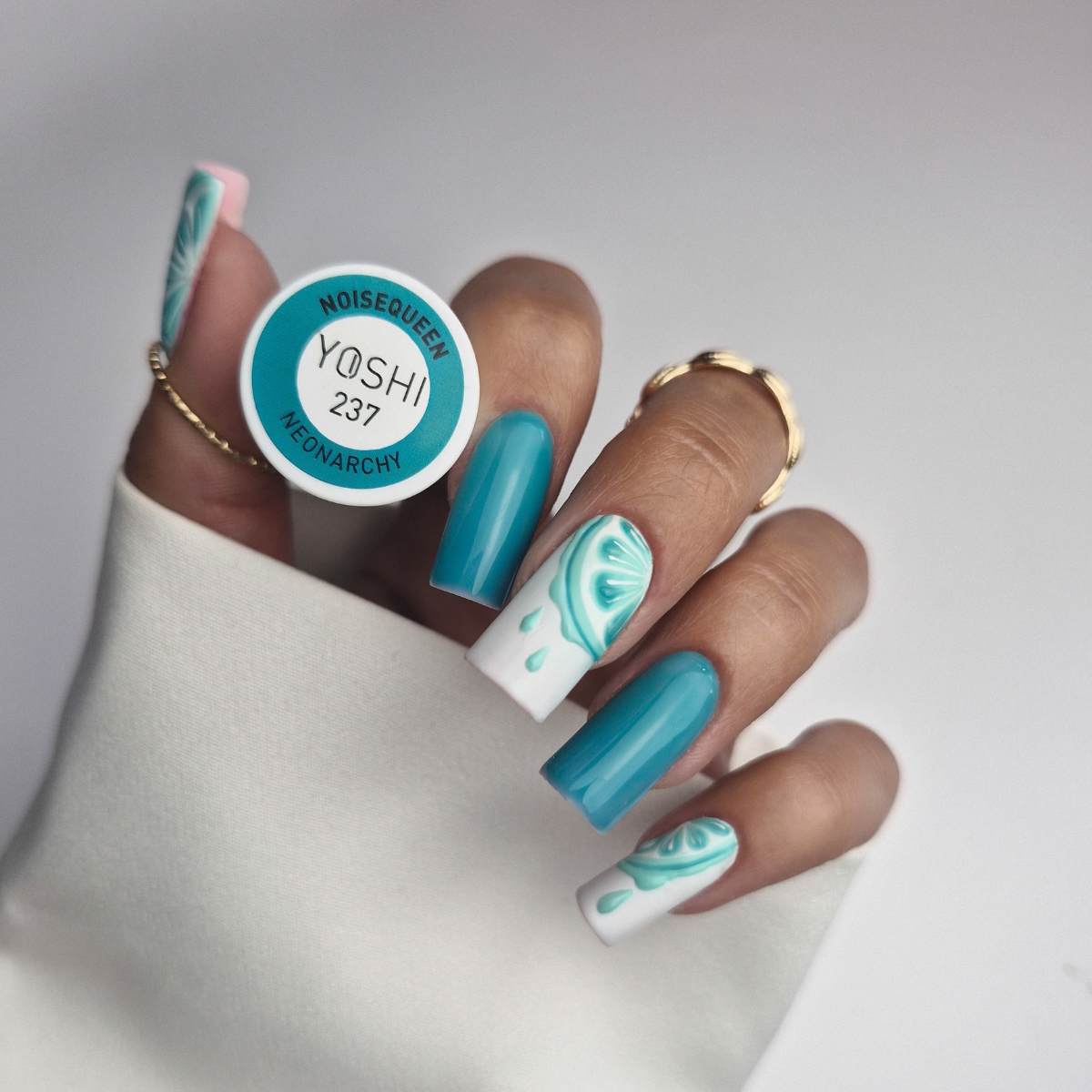 Gel Polish Noisequeen - 237, 6 ml